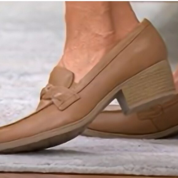 NEW CLARKS Leather Charlten Echo Heeled Comfort women Loafers  dark sand 725 4j2 - Picture 2 of 8